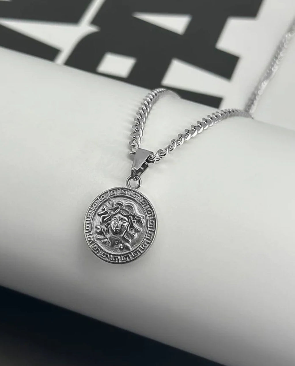 MEDUSA PENDANT