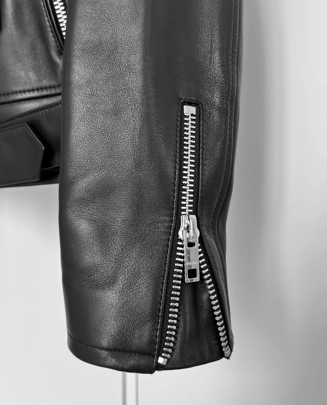 BIKER'S LEATHER JACKET